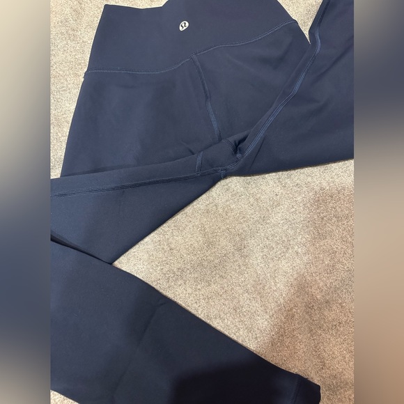 Lululemon Wunder Under Leggings - Picture 5 of 7